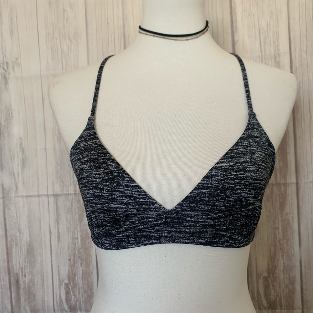 Victoria sport bra size S